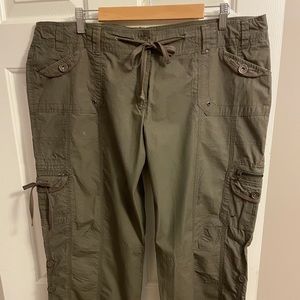 Dalia Collections Petites Women's Cargo Pants